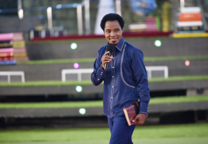 La tragédie du tremblement de terre relie deux continents