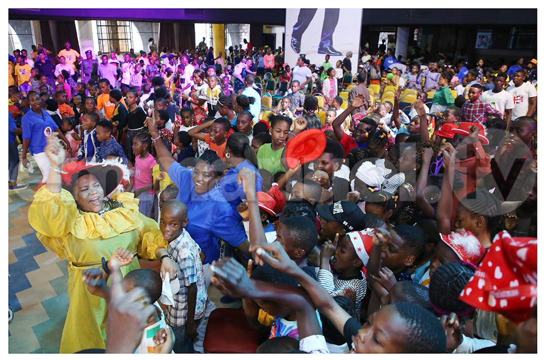 A FESTA DE NATAL DAS CRIANÇAS SCOAN