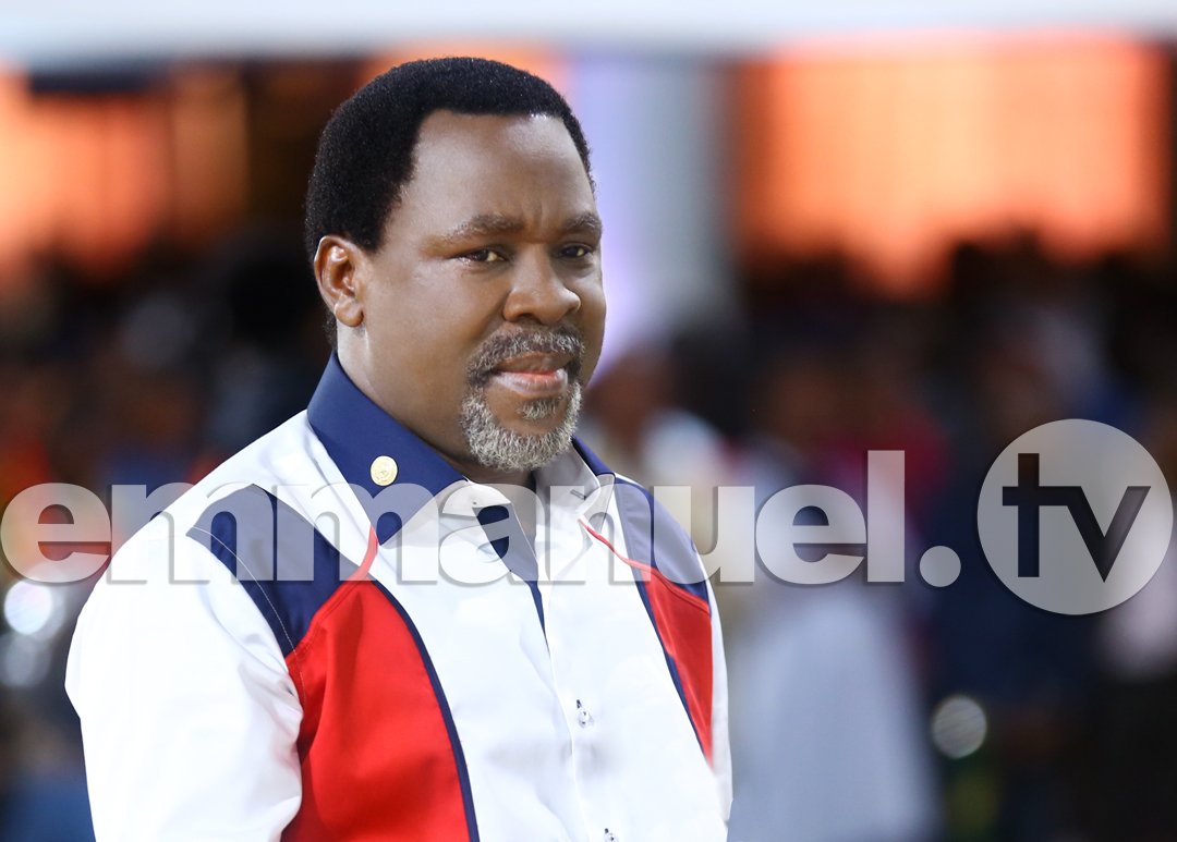 LES YEUX QUI VOIENT, DES OREILLES QUI ENTENDENT