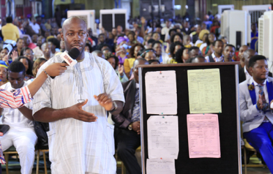 PRÊTEZ ATTENTION Á DIEU