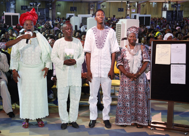 mr-mrs-tayo-akosile-family